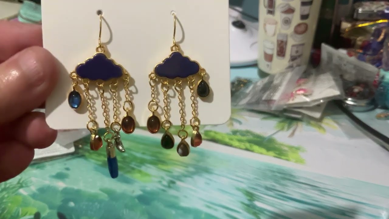 TEMU order earrings, craft items and a travel mug