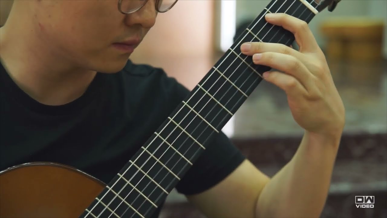 Passacaille from Suite 7 : G.F.  Händel (guitar) by Hojung Kim 헨델 파사칼리아 김호정 클래식기타