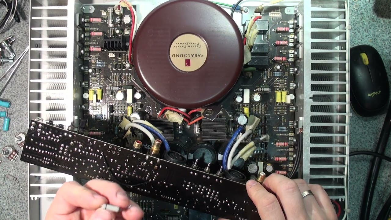 Усилитель Parasound A23 хороший усилитель 👍 а вот пред от него 🤮 нужна профилактика ✅