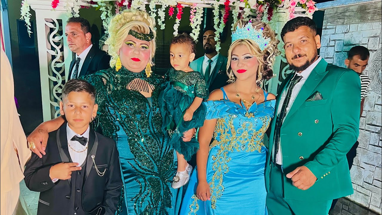 Ozell Cekim kenan nin aylesi YENi ZARA 2023