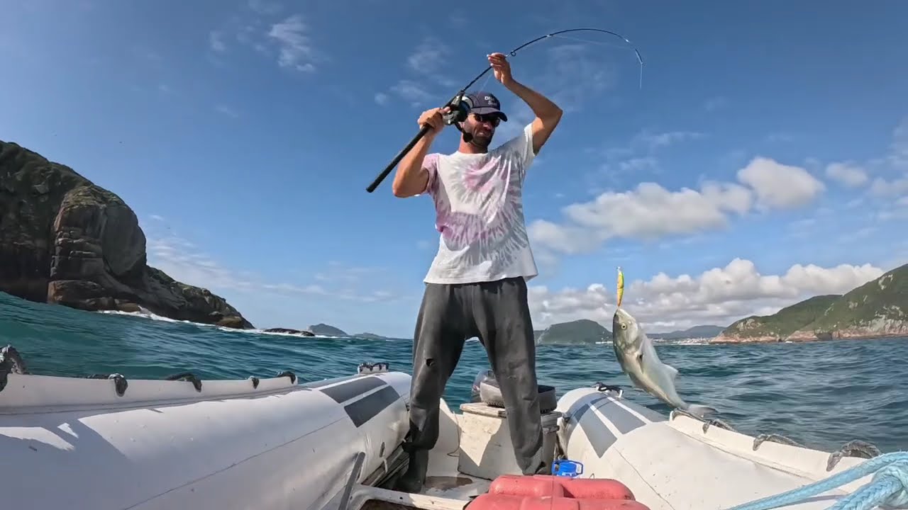 Pesca artesanal de Anchova e Pampo em novembro nas ilhas ao nort de Floripa.