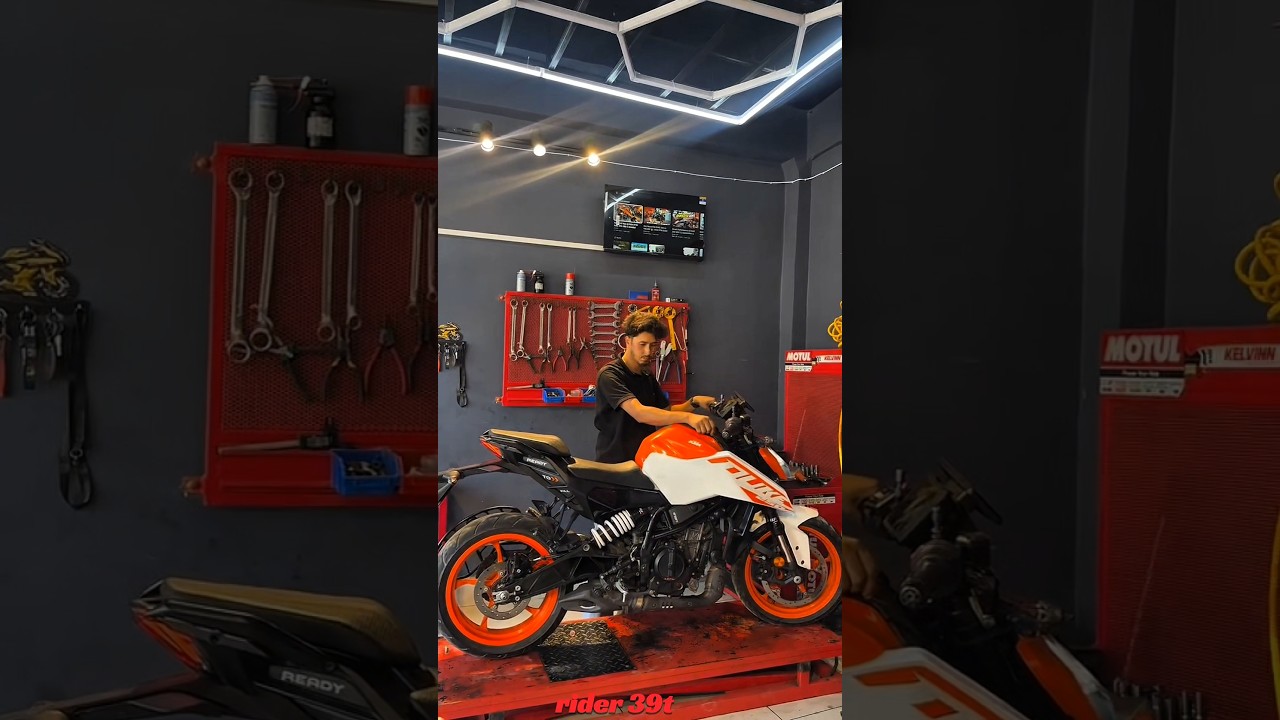 KTM Duke 250 Gen 3 Full Service 🔧🔥 Complete Bike Maintenance & Checkup 🏍️⚡#throttlerzpitstop #biker