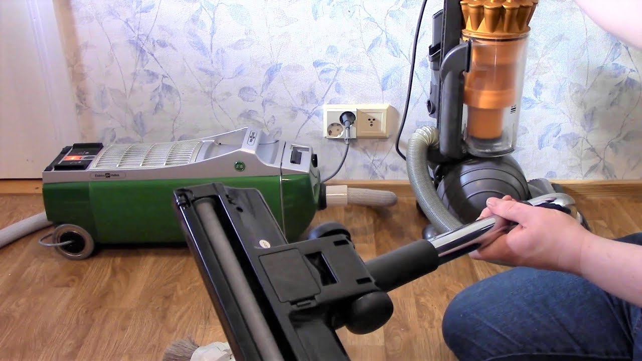 Modern Dyson vs 40 Years Old Vacuum