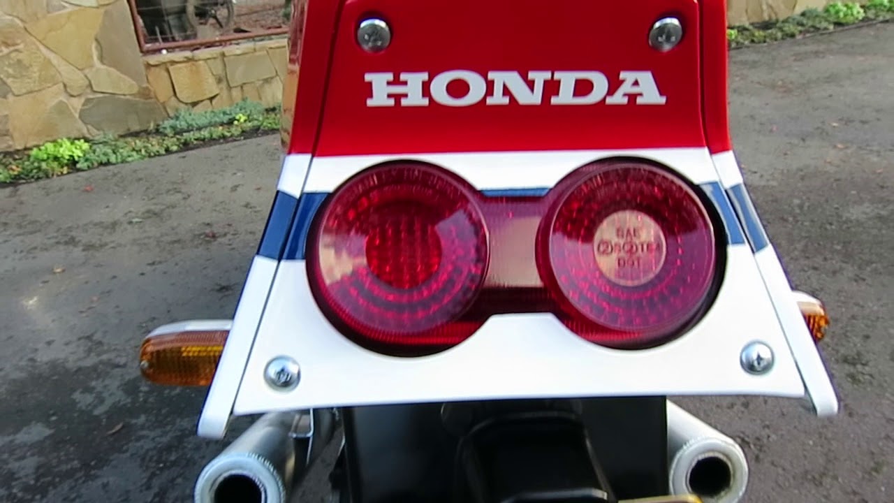 Мотоцикл Honda VF 1000 R 1986 года выпуска возродился после 14 лет музейной экспозиции.