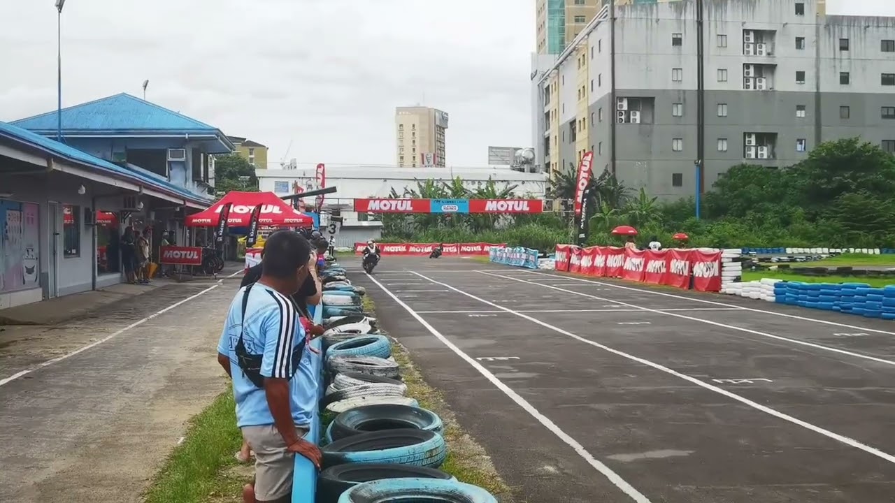 Super Scooter 160 Champion Mario Borbon Jr From Dad's Garage Ravenol 4S1M Racing Team 