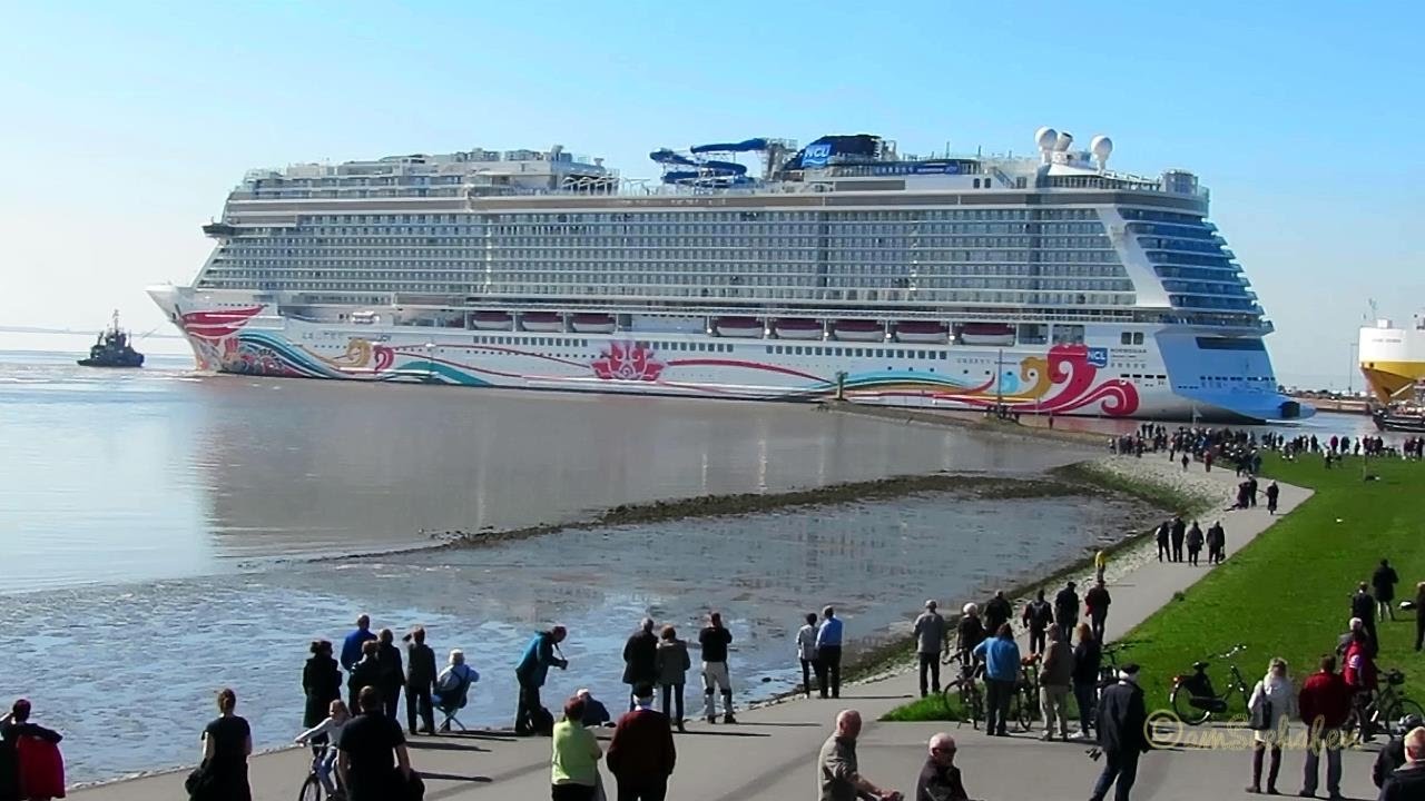 conveyance cruiseliner NORWEGIAN JOY C6CX3 IMO 9703796 U-Turn Emden Port 4x timelapse