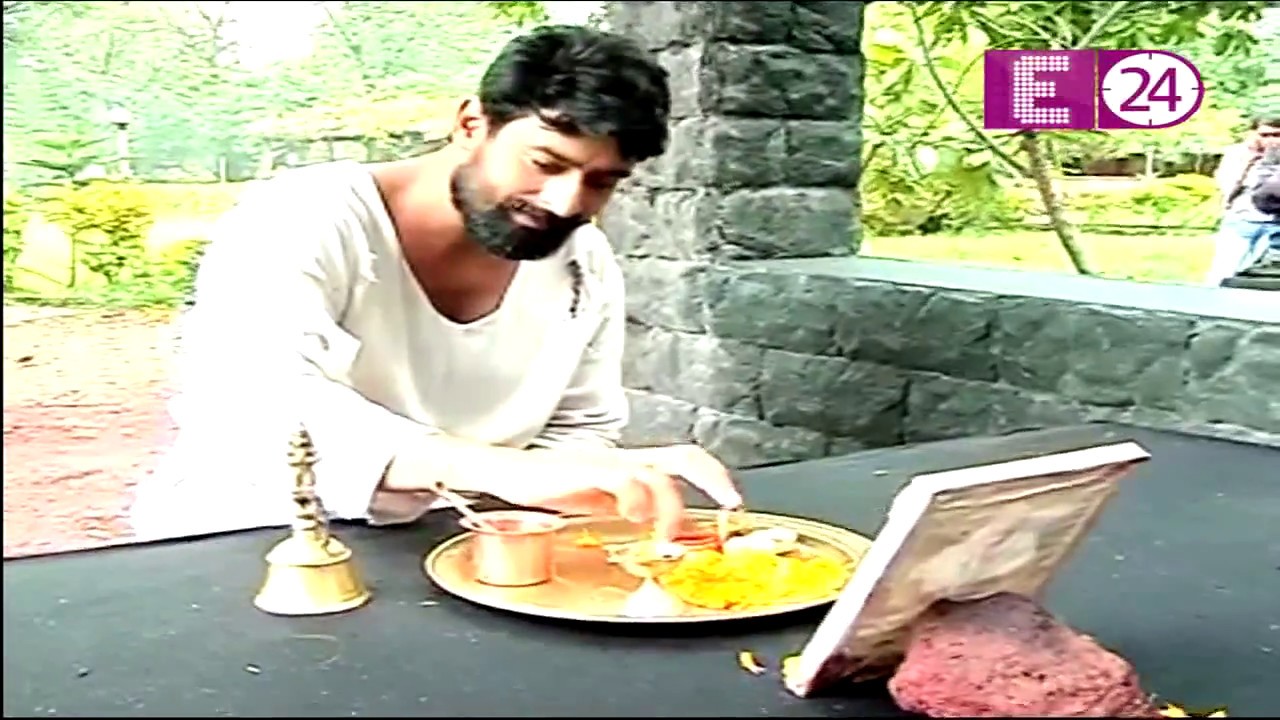 'Gurupurnima' पर Abeer Soofi ने की 'Guru' की पूजा | E24