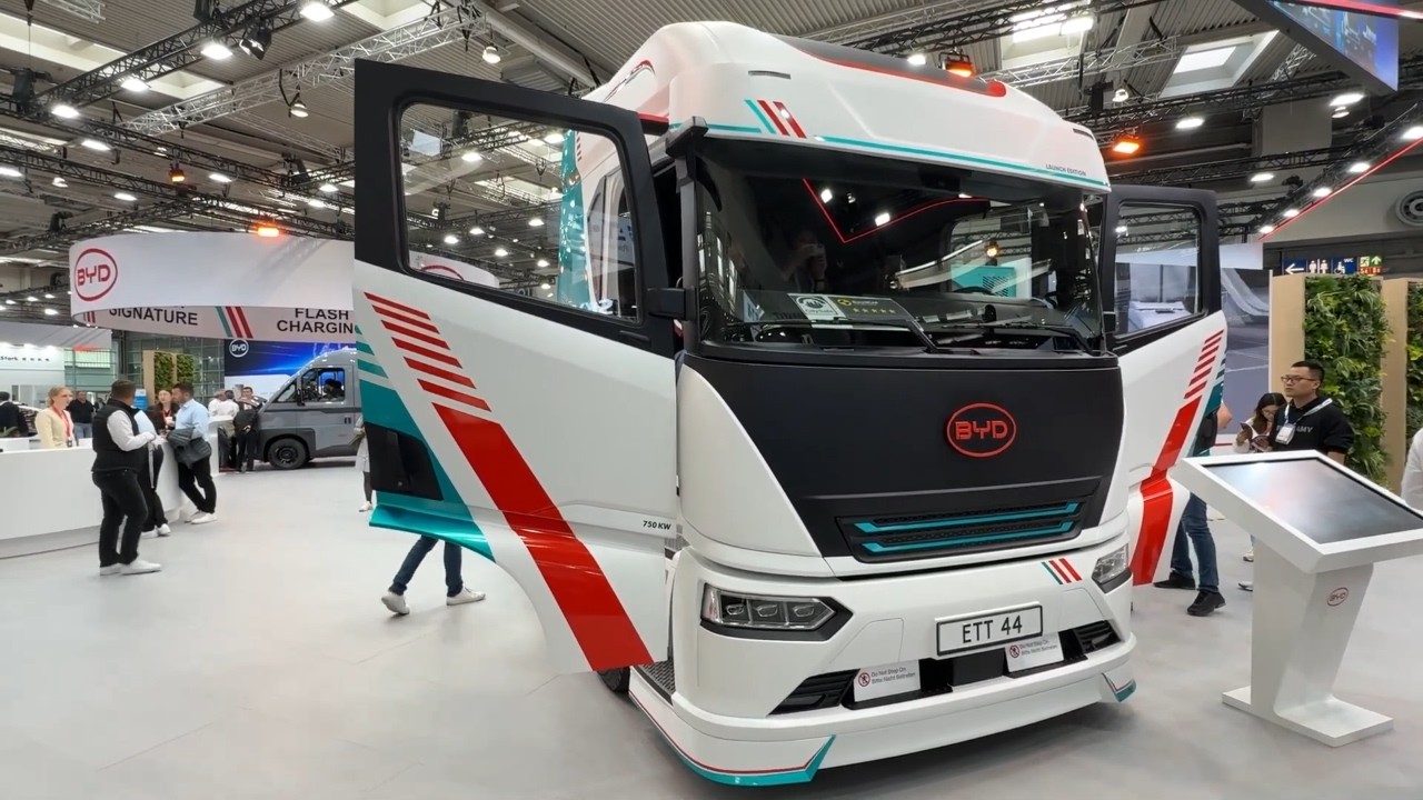 New 2027 BYD ETT 44 &ndash; 1,000PS Electric 44T Tractor Unit Walkaround at IAA Transportation in 4K!
