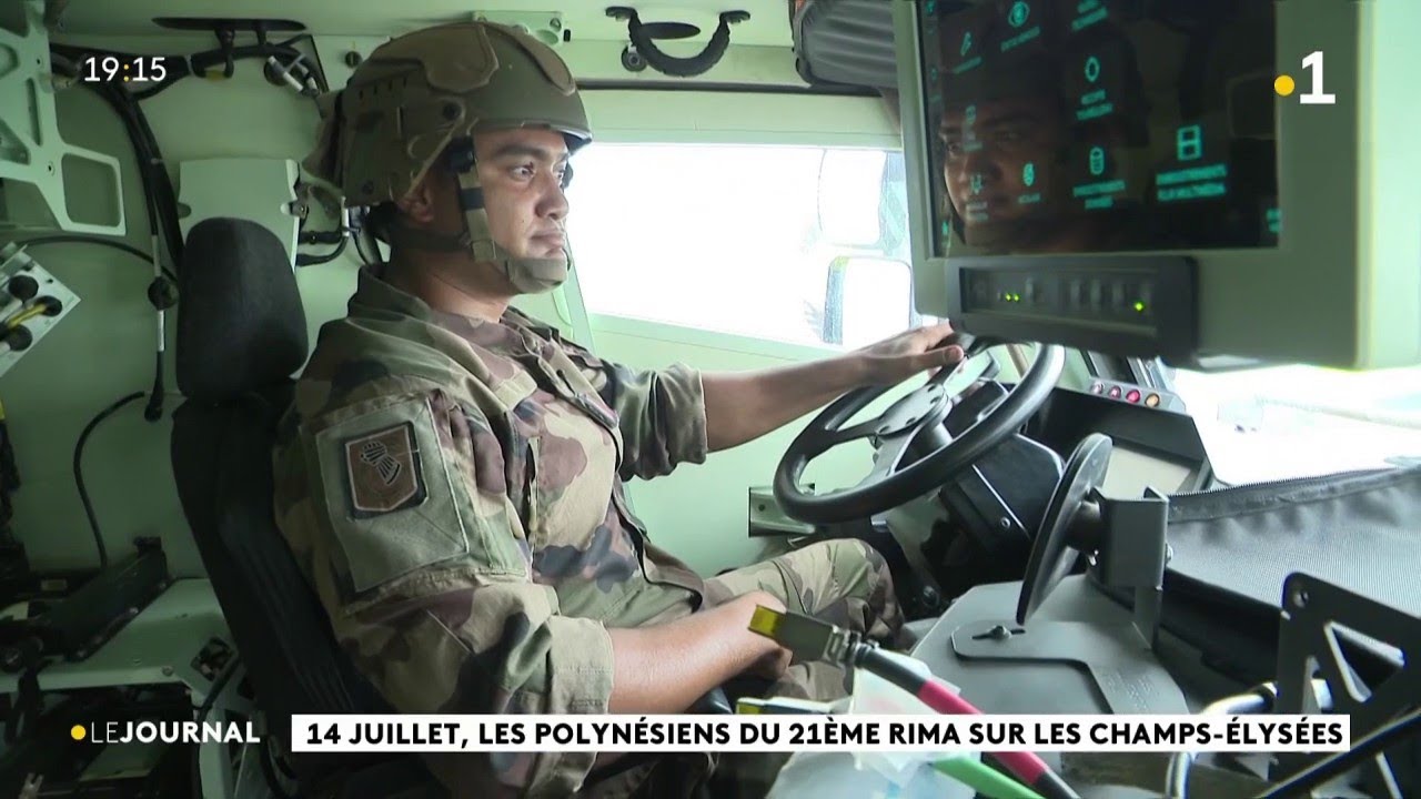 14 juillet, les polynésiens du 21ème Rima sur les Champs-Elysées.