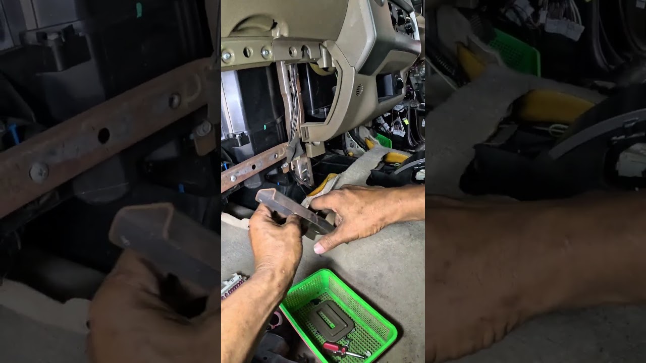ถอดเปลี่ยนคอยล์เย็นแอร์รถยนต์ nissan navara #automobile #mechanic #acrepair