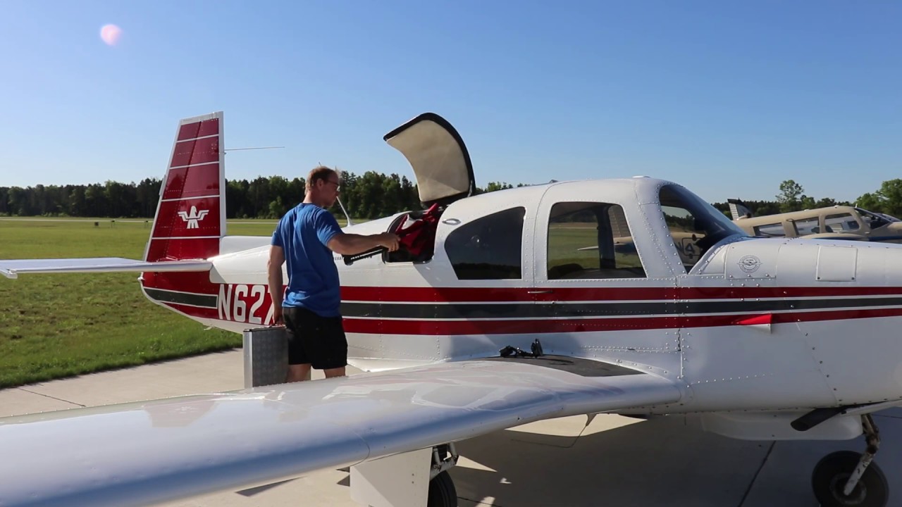 Breakfast Flight in a MOONEY