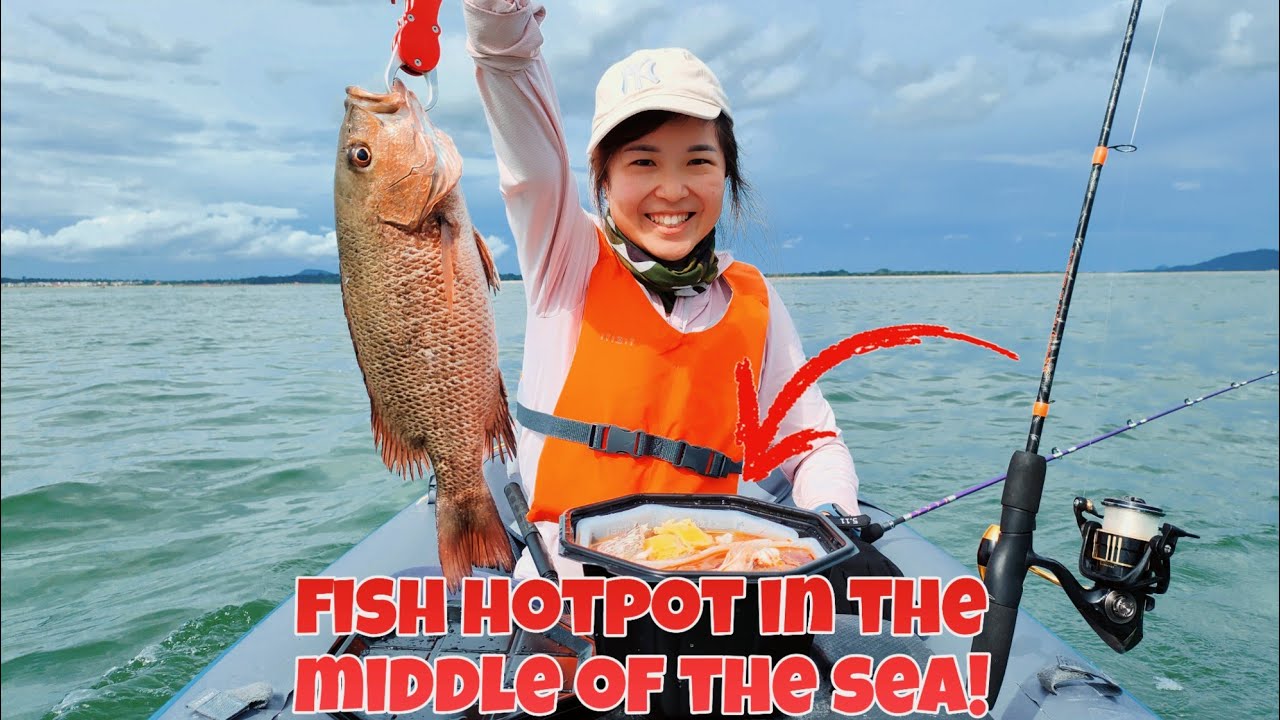 Mangrove Jack Hotpot In The Middle Of The Sea! Kayak Fishing Singapore Catch & Cook!