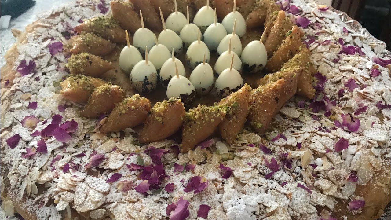 بسطيلة هماوية بالدجاج واللوز اللي كي حماقو عليها كلياني 🍊🍊🍊🍊🍊