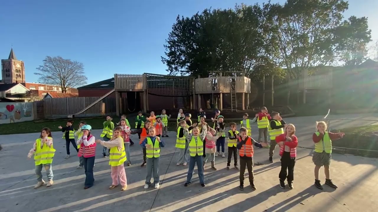 Helm op, fluo top - VBS De Groeitoren
