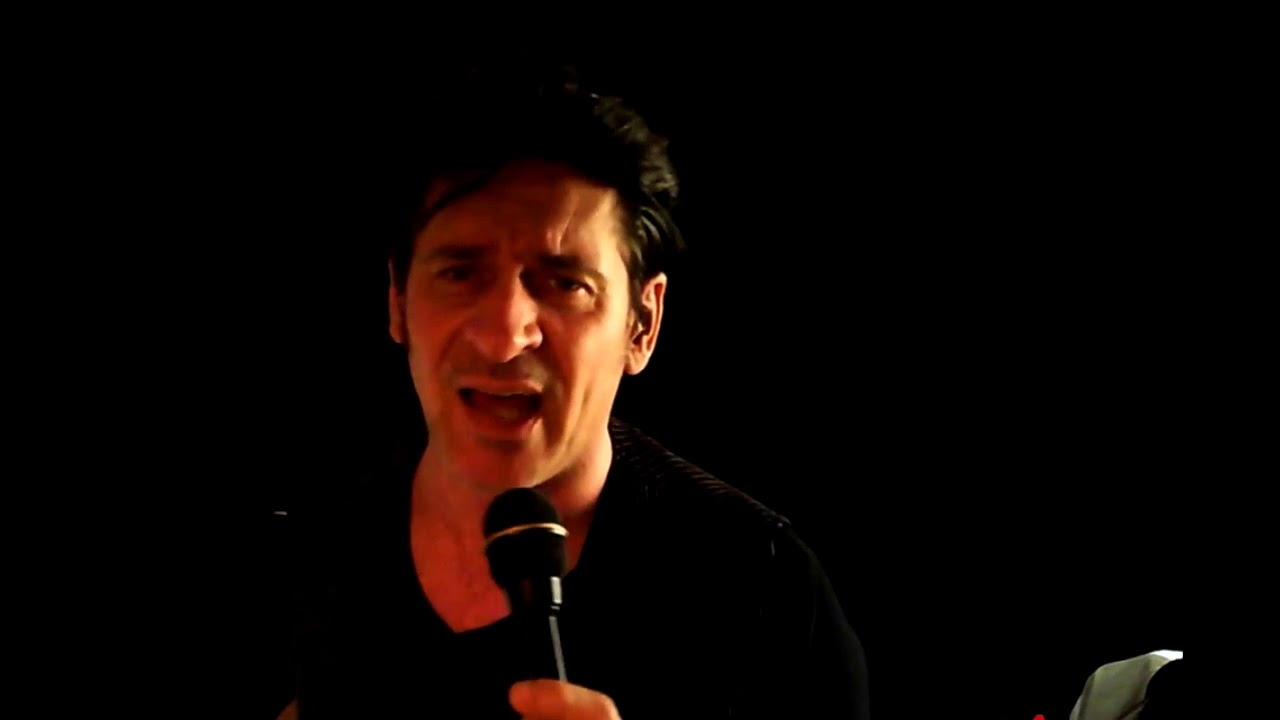 Peter Ryan sings: 