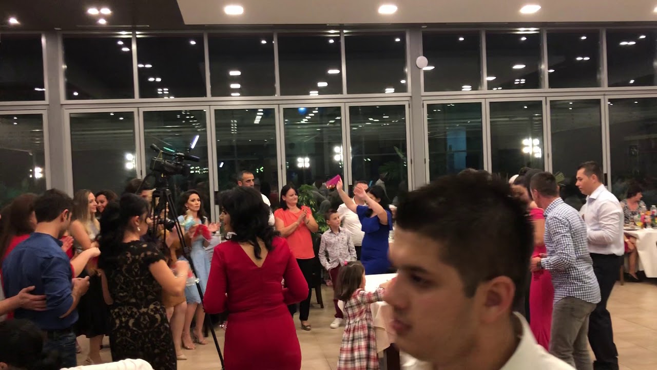 Berber Pashë  - Familja - Familja Gjoni - Dasma Shqiptare 2018- Ismet Aloshi Band info:+38269544737