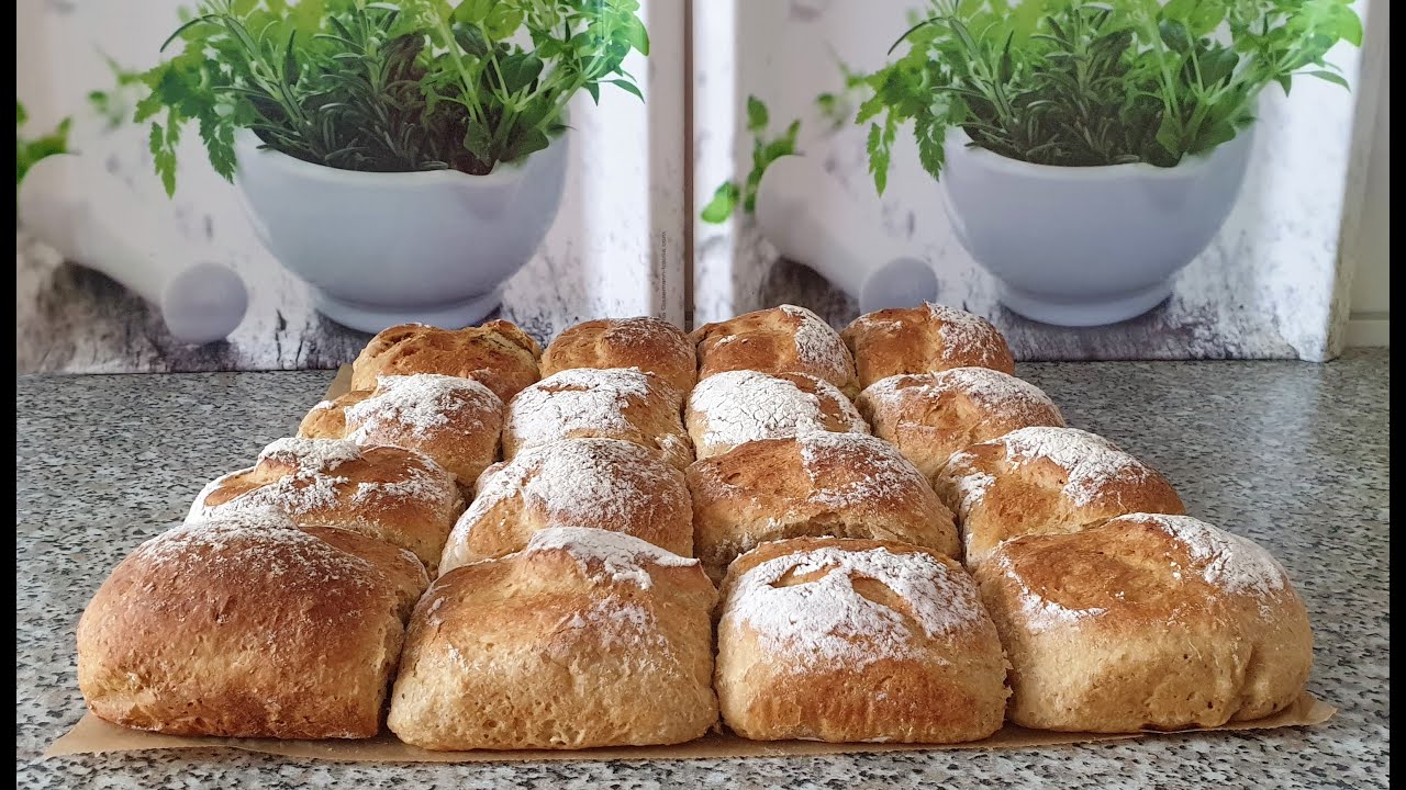 Булочки с чесноком!Булочки из трех сортов муки!