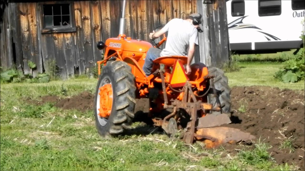 Allis Chalmers CA Spring Plowing