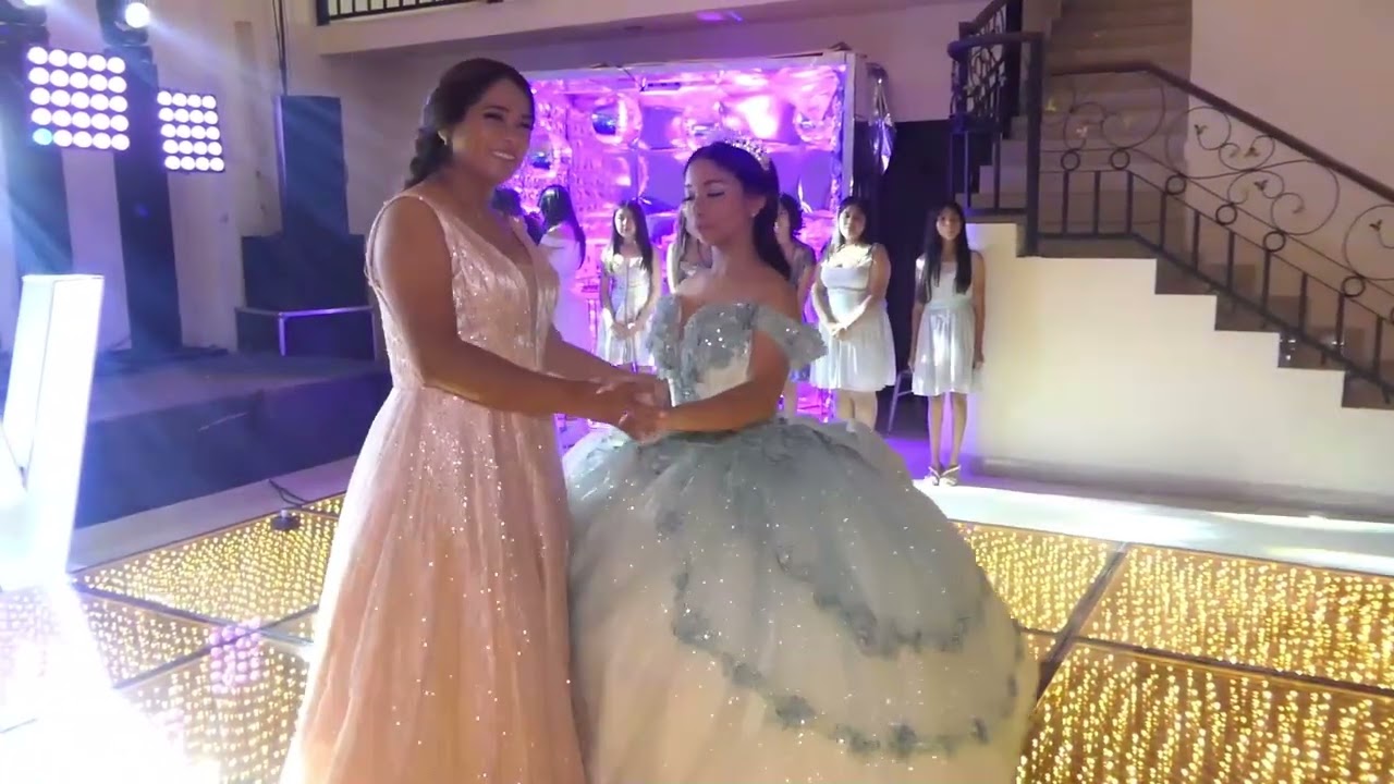 💖 El vals con mamá: Un momento mágico e inolvidable en Salón Villamont Eventos. 💖