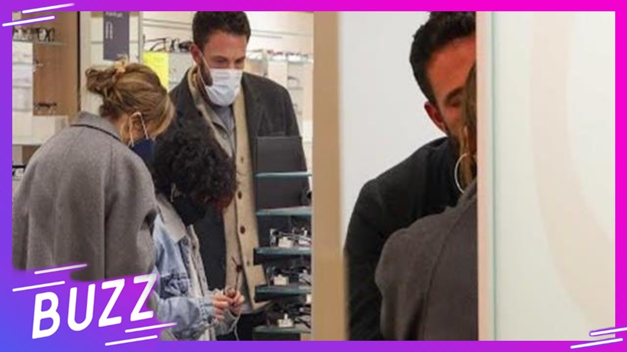 Jennifer Lopez y Ben Affleck salen con Emme a comprar gafas y se muestran muy cariñosos | Buzz