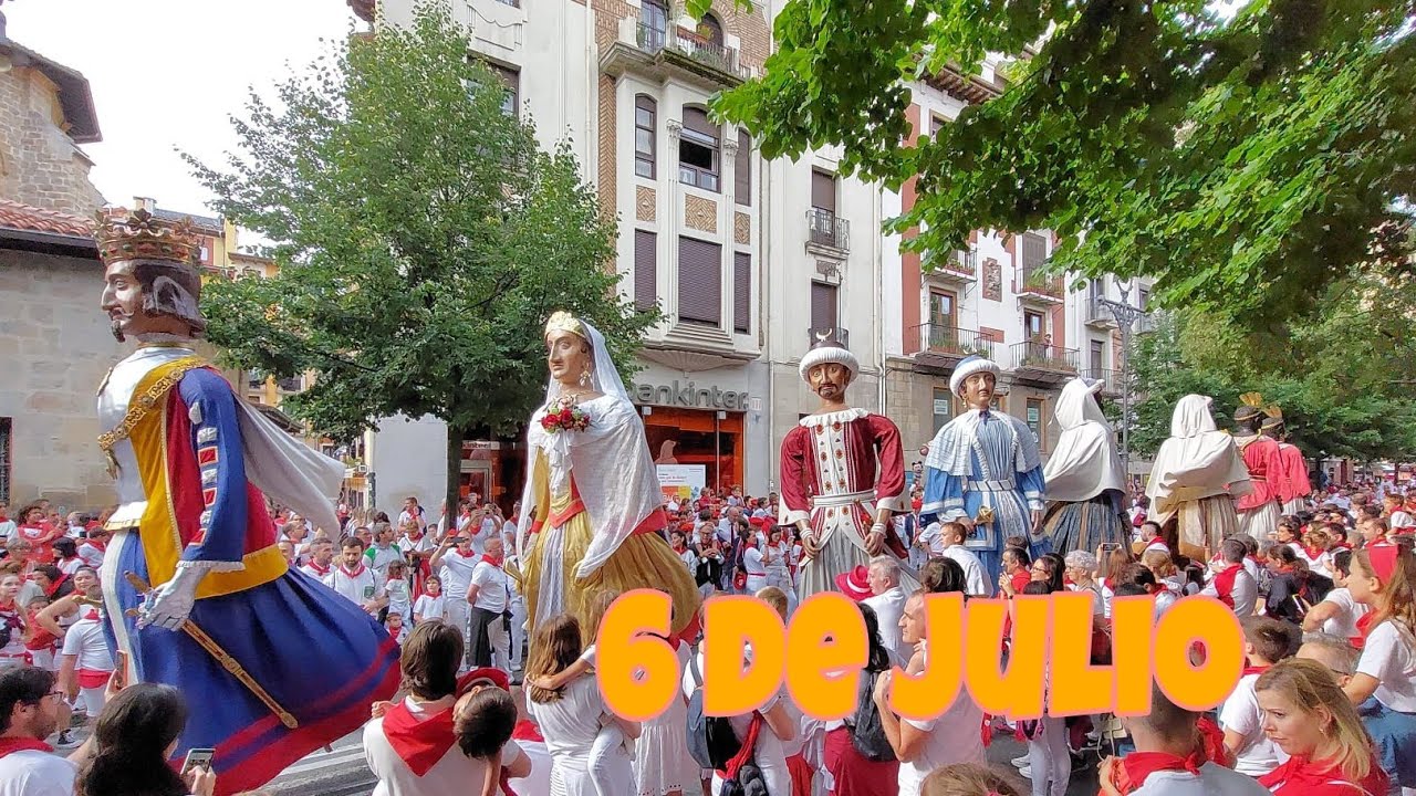 Gigantes de Pamplona. 6 de julio del 2022. Salida entera. Iruñeko erraldoiak. Uztailak 6.