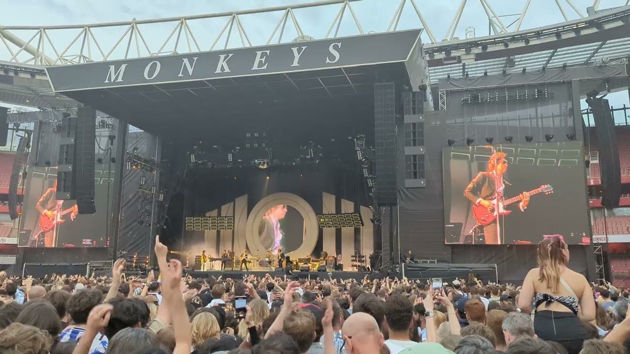 Arctic Monkeys - Crying Lightning Live 4K 17/6/23