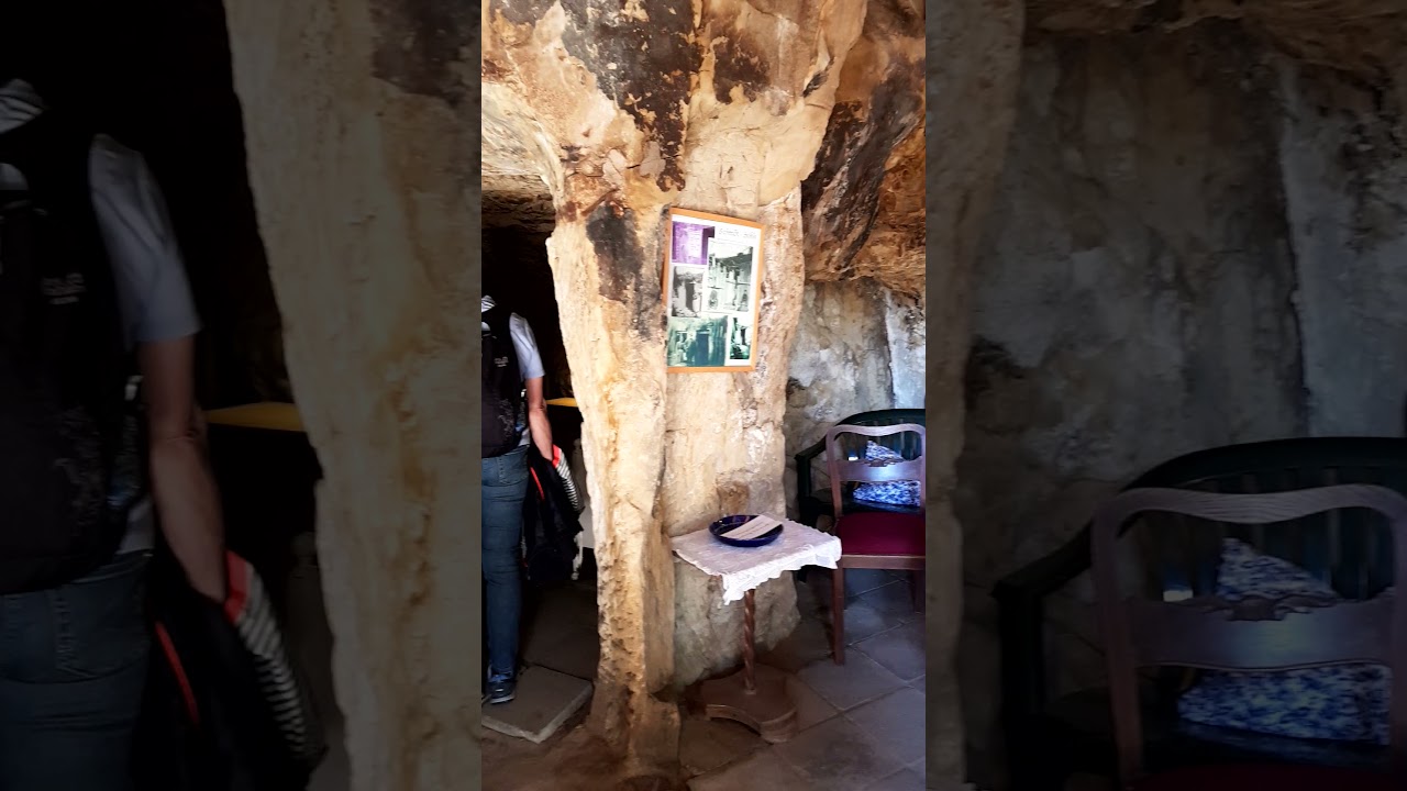 Bei den Hobbits. H&ouml;hlenwohnungen in Langenstein/Halberstadt.