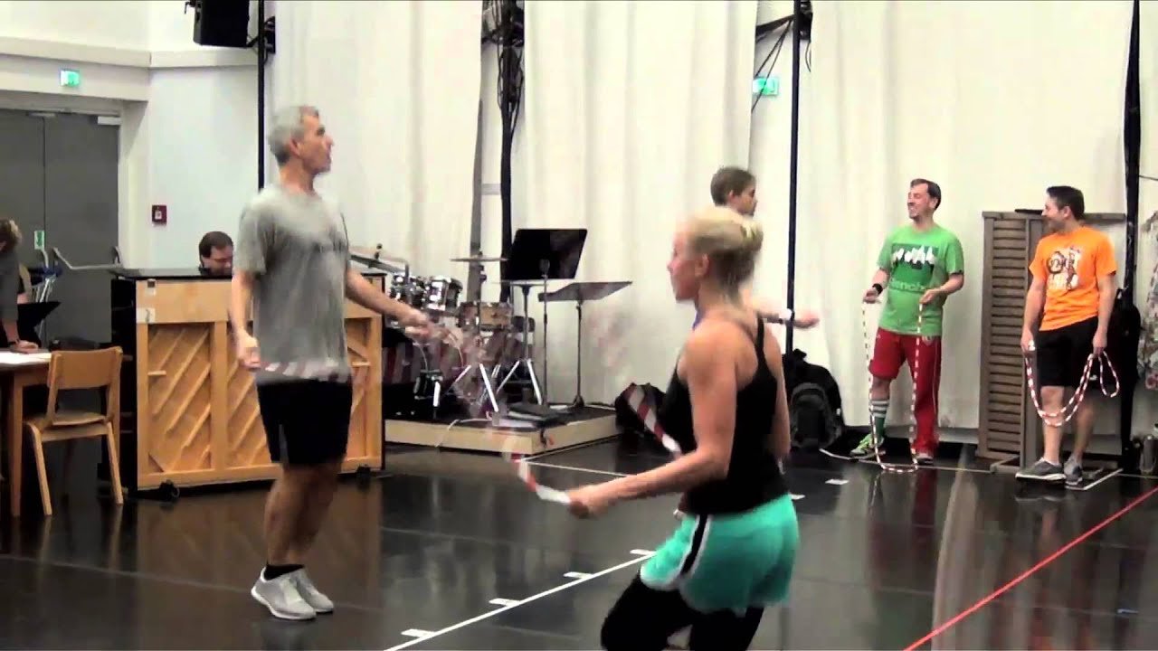 NATÜRLICH BLOND - Springschnur-Training im Ronacher (2)
