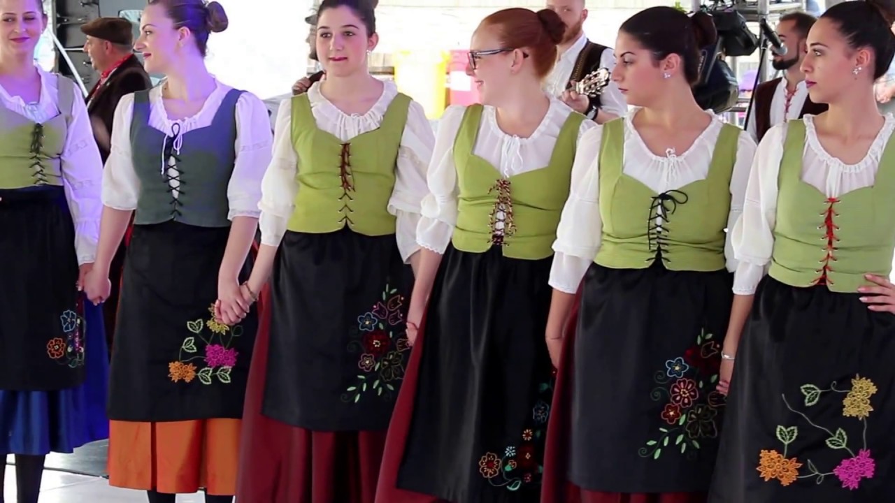 Il Gruppo Folk Gazzara di Caltavuturo sul Suri Stage del Gangneung Danoje Festival