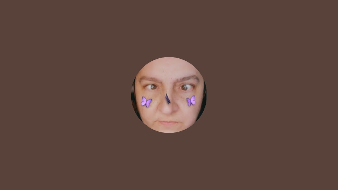 Nicole's Bastelbude überträgt einen Livestream.