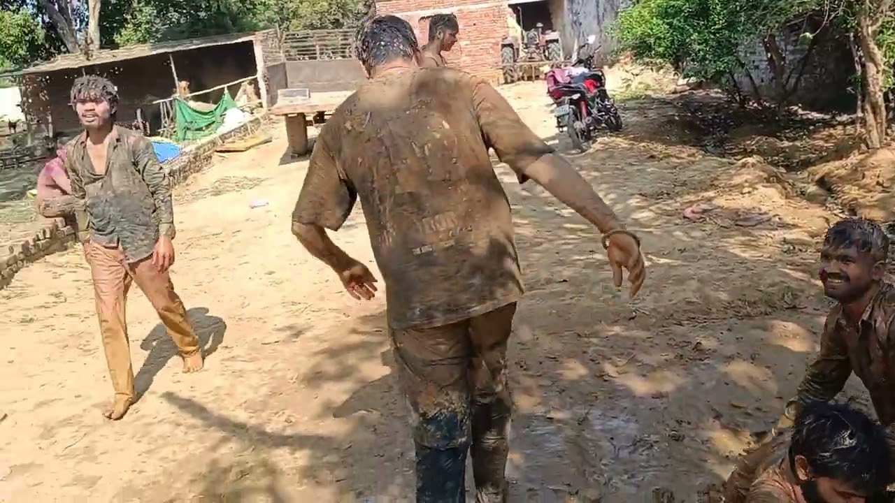 🤣🤣🤣🤣🤣🤣🤣🎉🎉🎉राधे राधे यह है तीज की होली हमारे यहां कितनी अच्छी तरीका से बनाई जा रही है देखो चौकी होली