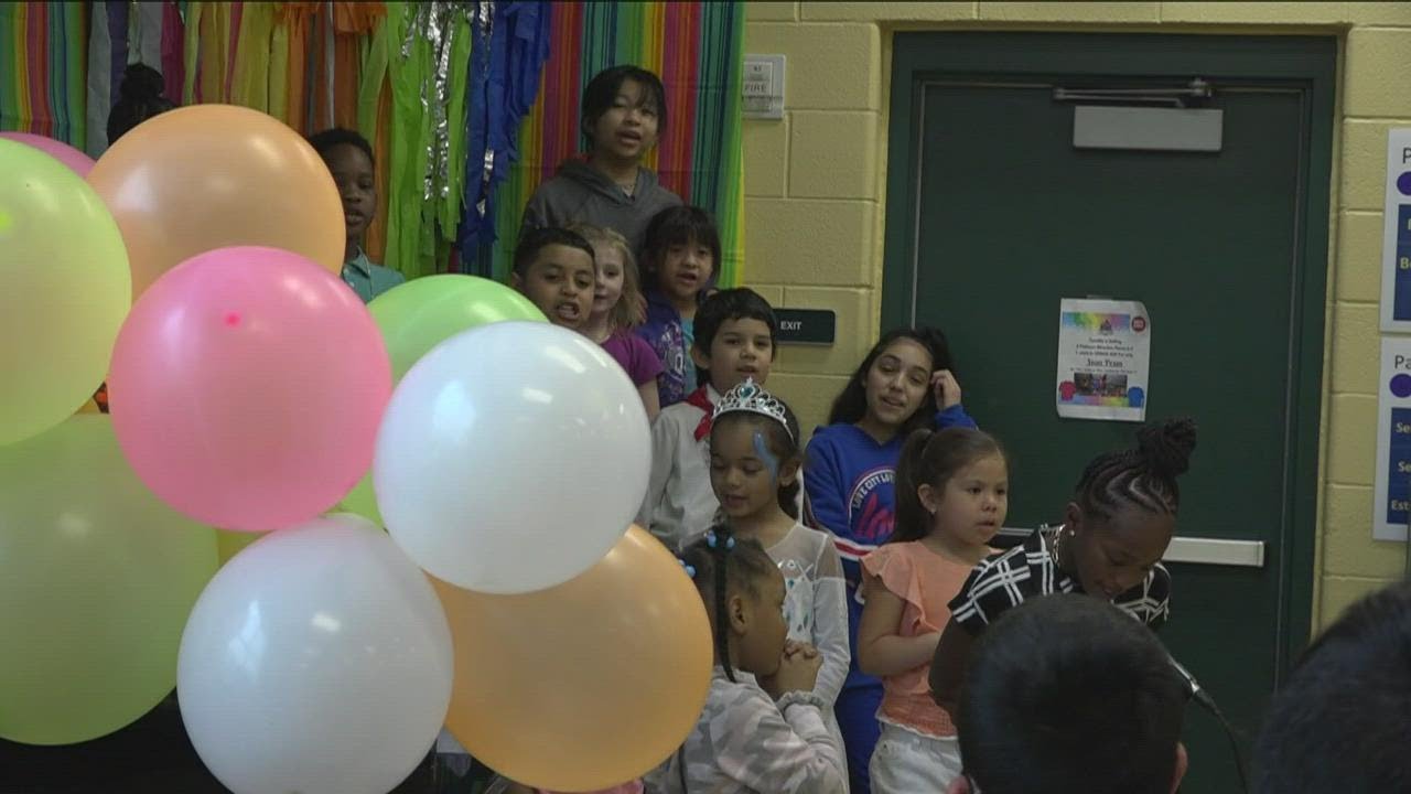 'Somos familia': Dia del Nino a celebration children, sharing of Latino culture at Escuela SMART