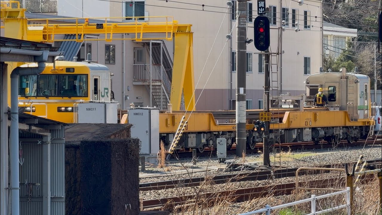 【4K高画質】【小田原工臨（レール積車）】昨日小田原に到着したキヤE195系1000番台ｵｸST-12編成がレールおろしの為の作業をするシーン（2026.3.7 10:06）