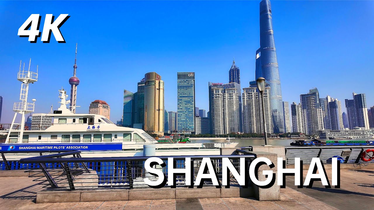 Shanghai Walking Tour | The Bund & Peace Hotel Christmas Tree | Christmas in China 4K