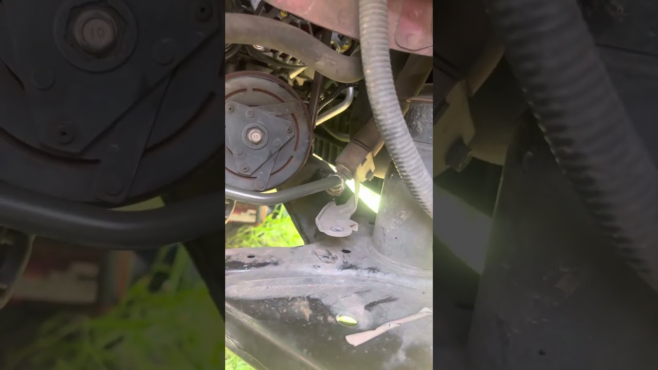2016 Nissan Pathfinder 3.5 como cambiar el alternador