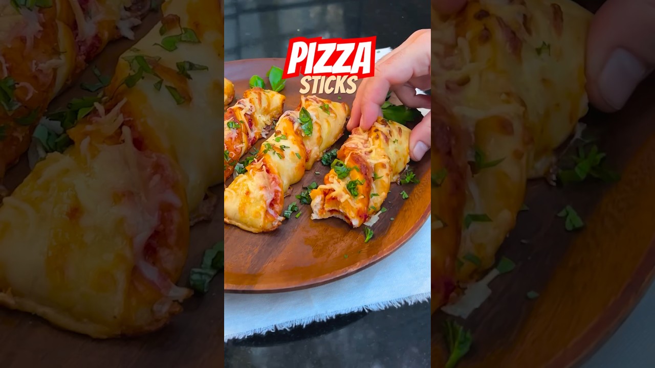 Tag your cheese-loving friends and enjoy this pizza sticks 🙌😋