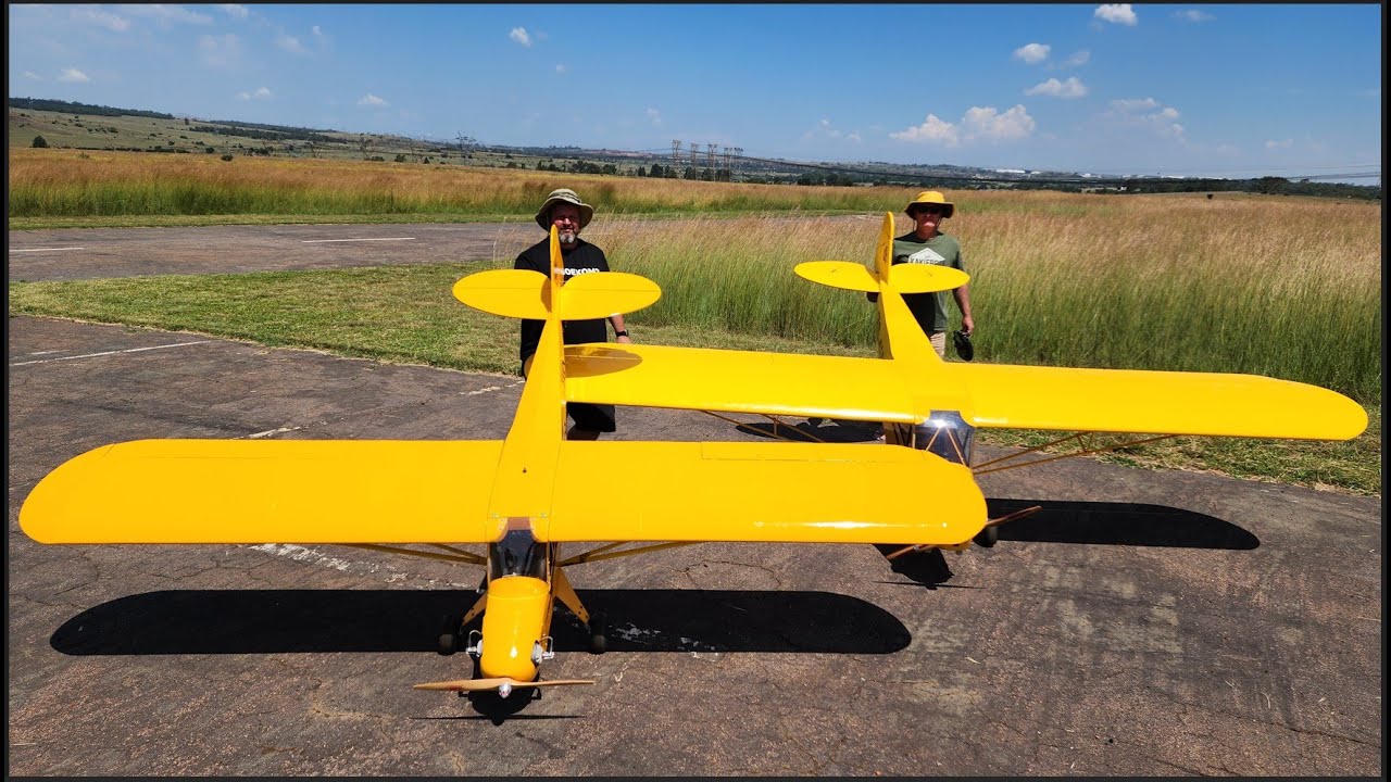Giant Piper J3 Cubs in a formation Flight, flown by De Wet and Pierre (4K)