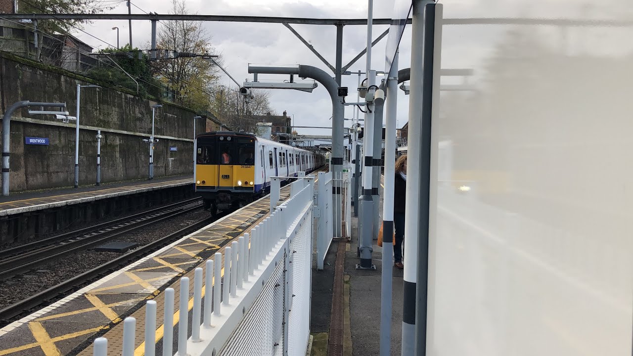Trains at Brentwood, Great Eastern Main Line, 26/10/22