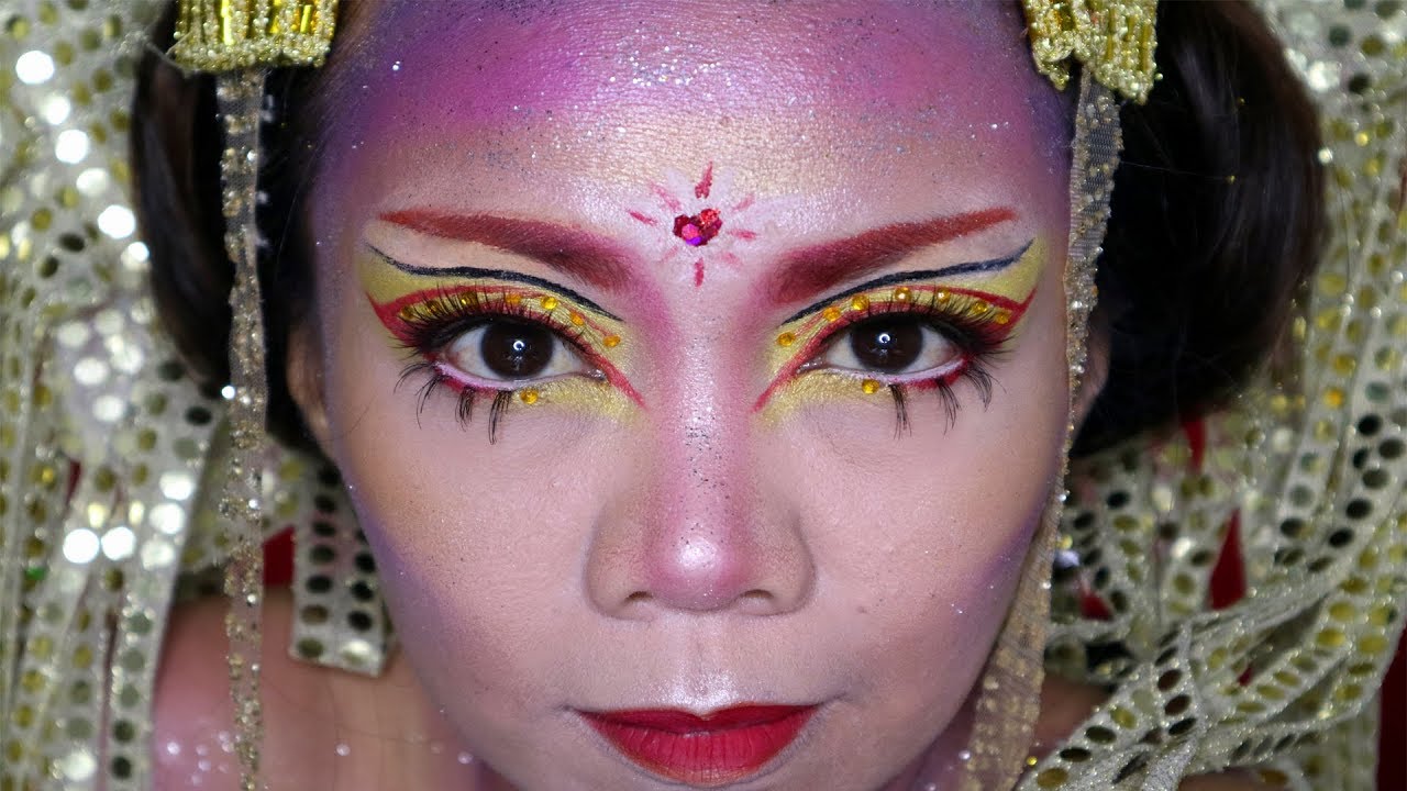 MODERN GEISHA MAKEUP 