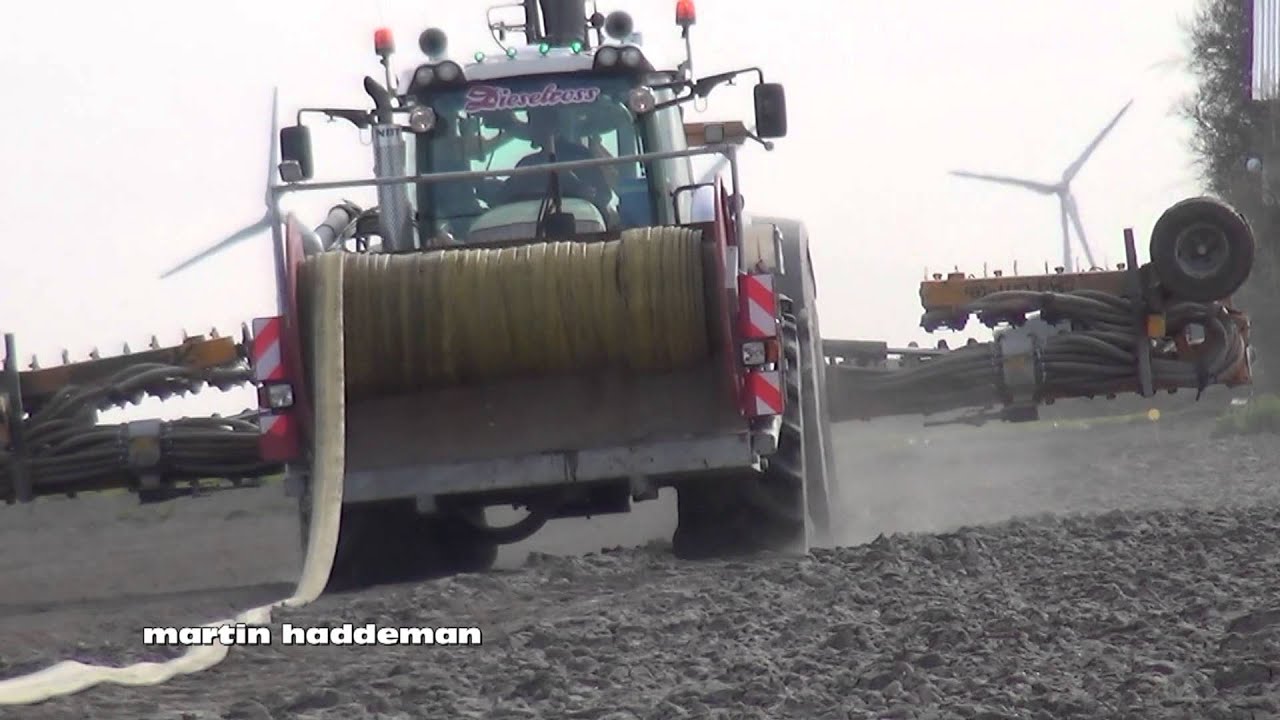 Loonbedrijf VISCH aan het mesten met sleepslang, seizoen 2015