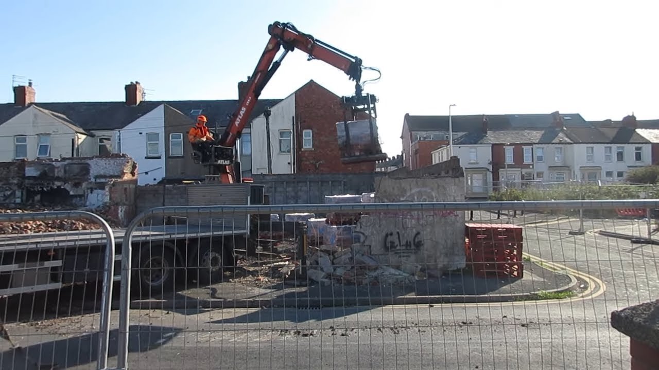 DEMOLITION CENTRAL CLUB POLICE STATION BLACKPOOL MORNING UPDATE 16/07/2025 BONNY CHAPEL  ST KENT RD