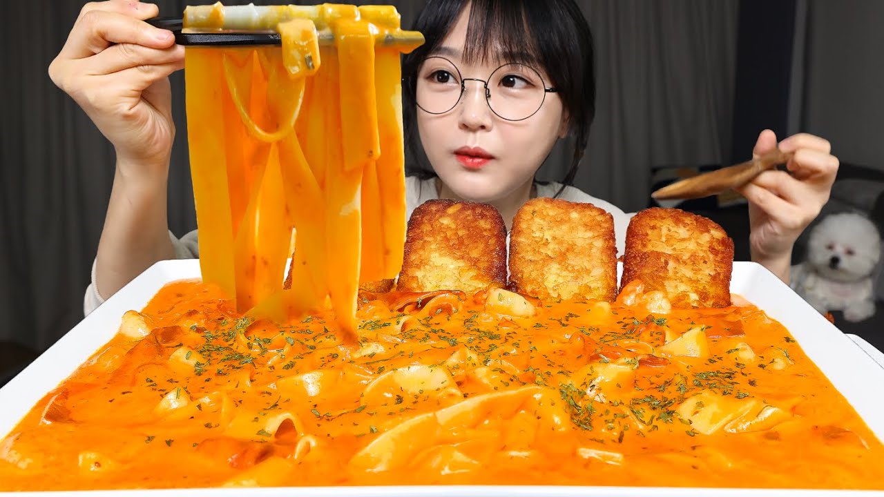 Розовая паста с картофелем фри🍝Mukbang ASMR