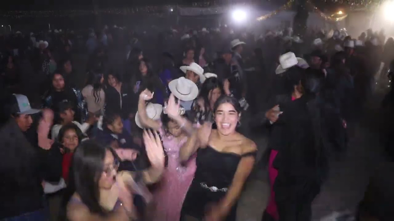 Seeee prendió el cerro con CONJUNTO INNEGABLE. XV FRANCISCA. Ej Soledad Aramberri N.L. BAILAZO!!!