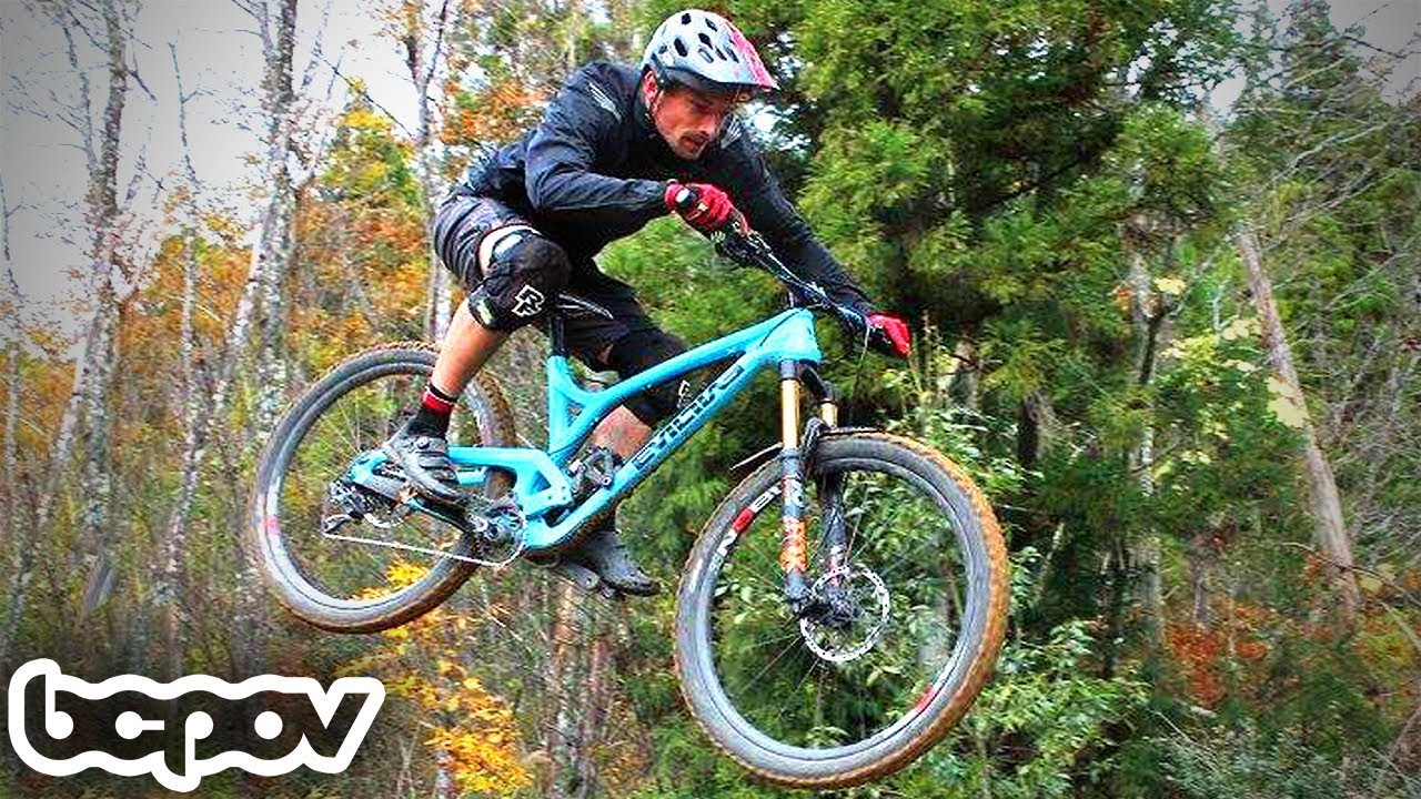 JAPAN'S MINI COAST GRAVITY PARK | Riding Rookies MTB Park!