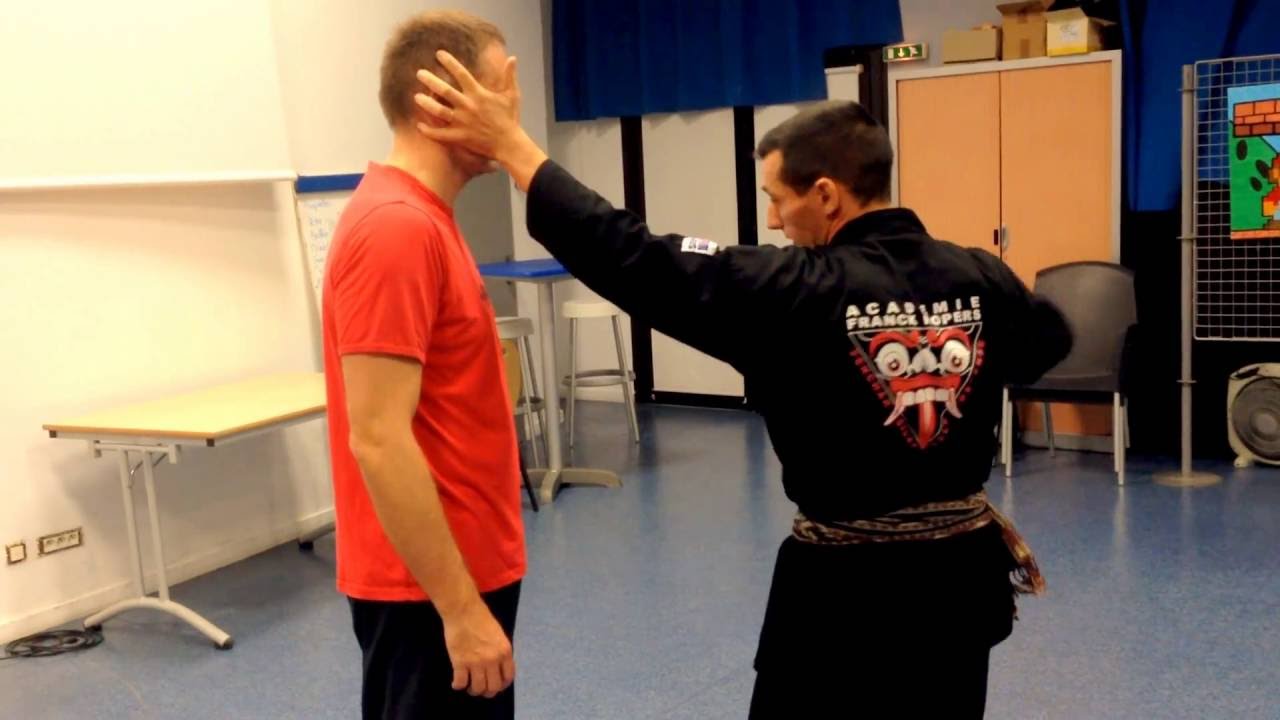 Penchak Silat - Prises d'initiatives expéditives (rapidité, furtivité, explosivité)