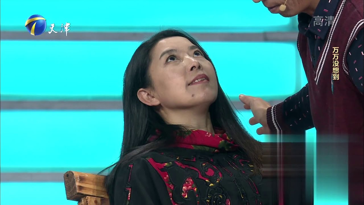 牛！平衡术大师实现&ldquo;人凳平衡&rdquo;高难度操作超乎想象丨非你莫属