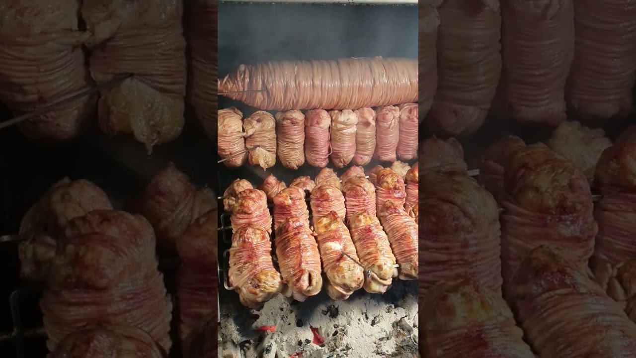 Atomlar pişiyor. Kokoreçci Asım Usta..
