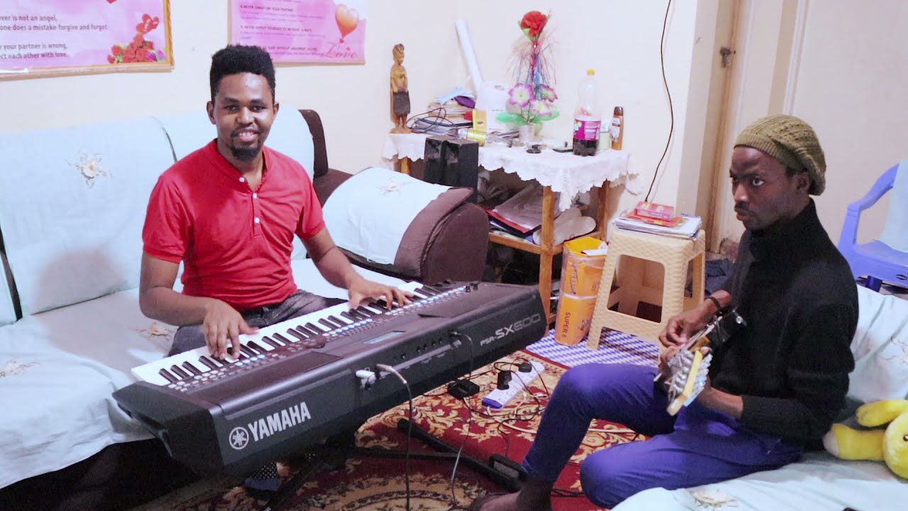 KIMBANGU SOLO YOUNG BROTHER DISCIPLINE LEVI PRO ON THE KEYBOARD