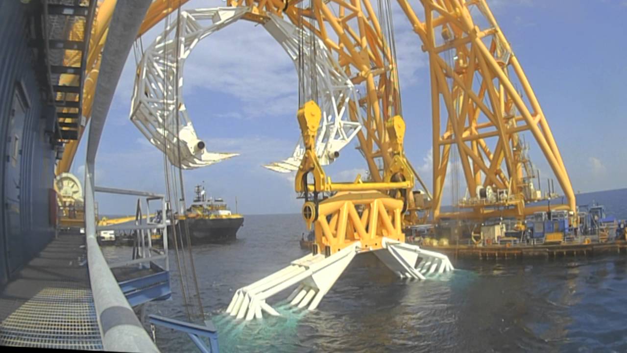 VB10,000 Claw Lifts 4 Topsides
