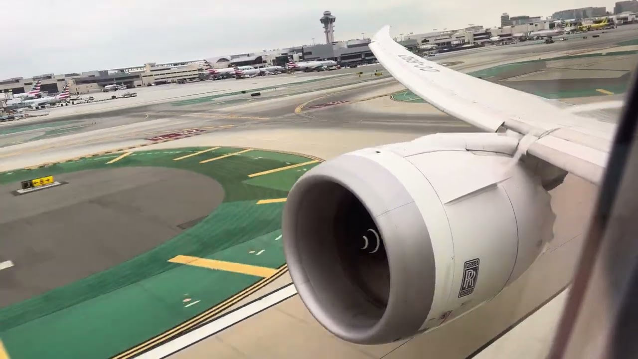 LATAM Airlines Boeing 787-8 Take off from Los Angeles (LAX)